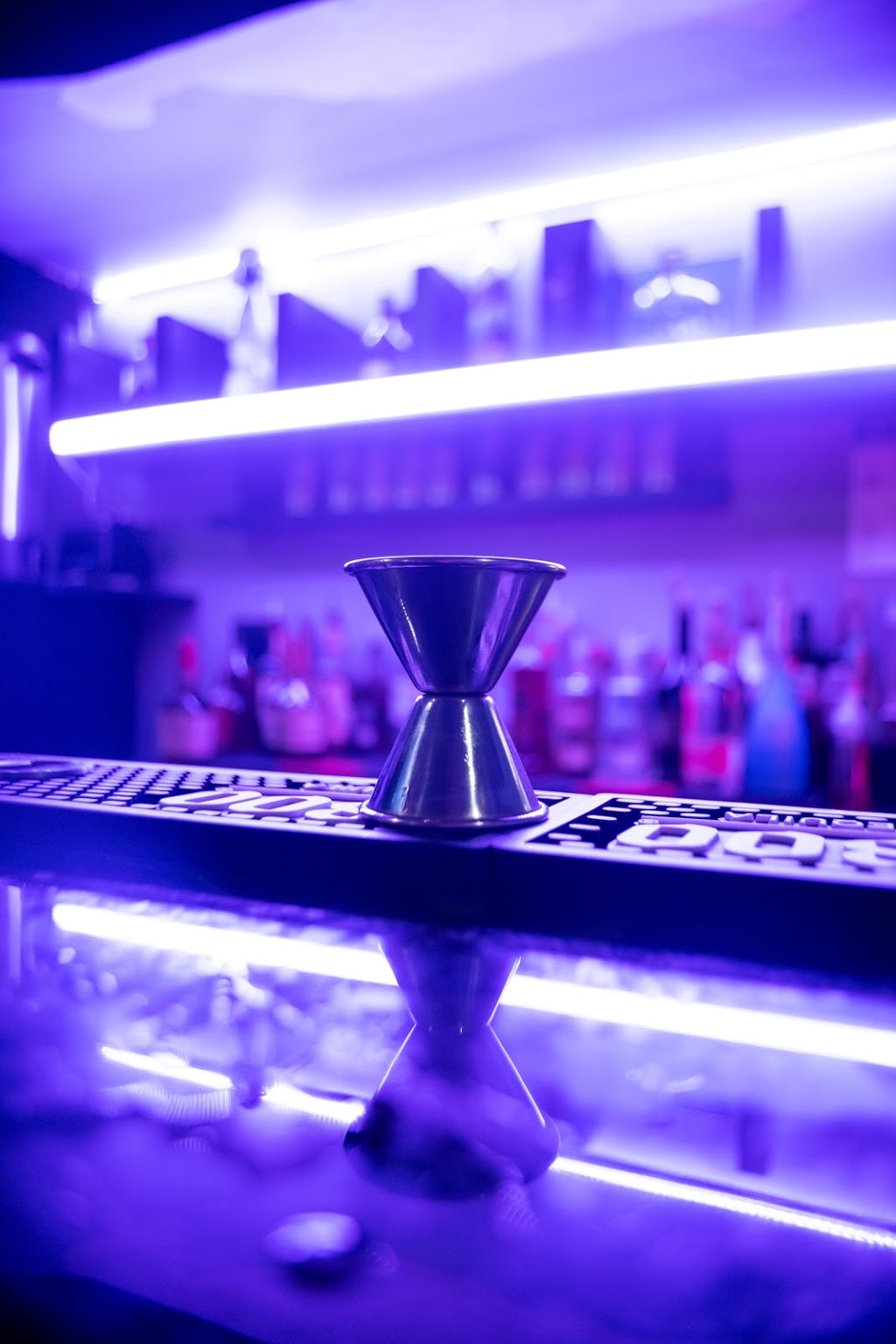 UPTWN Lounge | 263 Bay Thorn Dr, Thornhill, ON L3T 3V8, Canada | Phone: (905) 597-5585