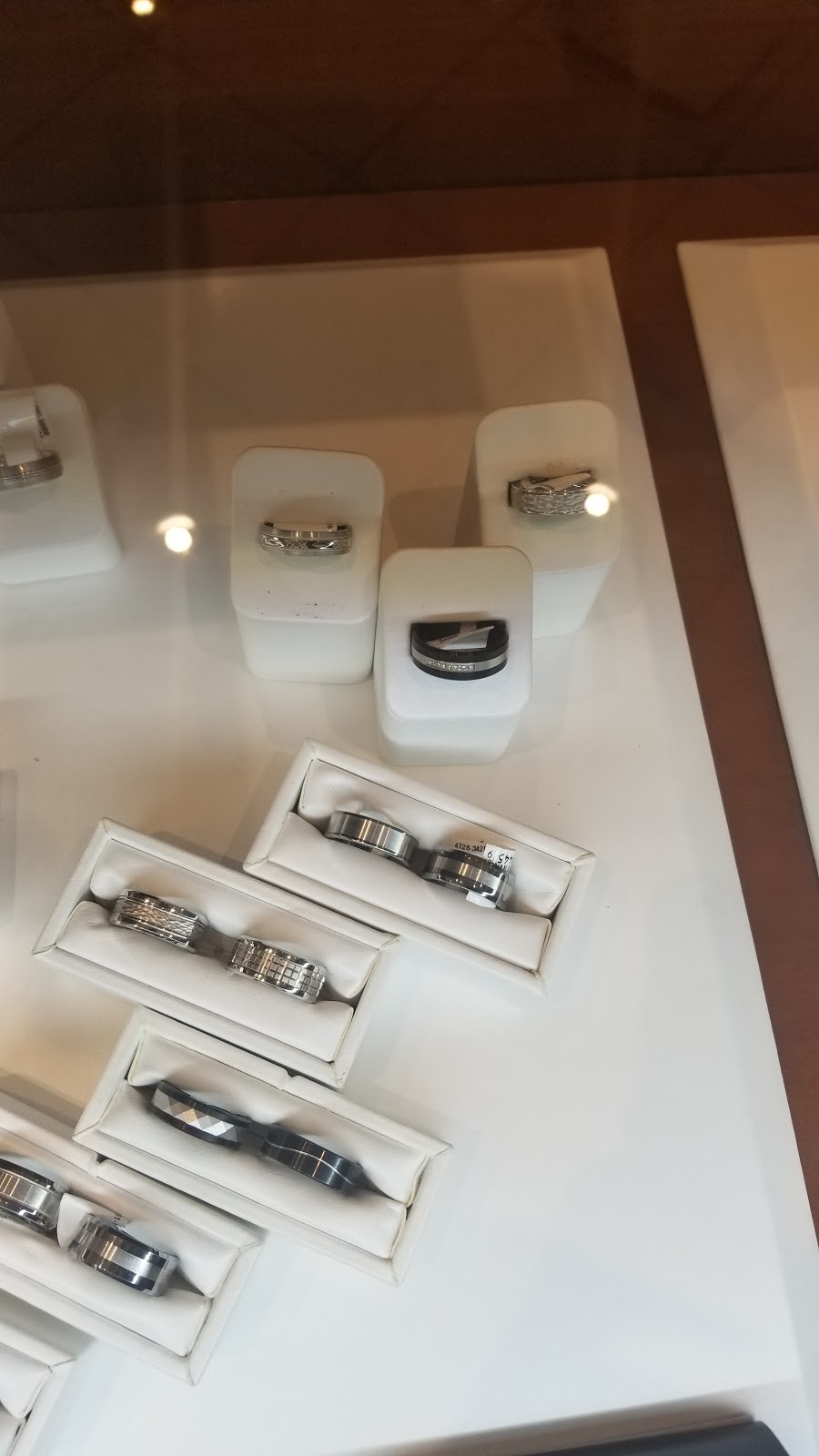 Peoples Jewellers | 300 Borough Dr, Scarborough, ON M1P 4P5, Canada | Phone: (416) 296-5444