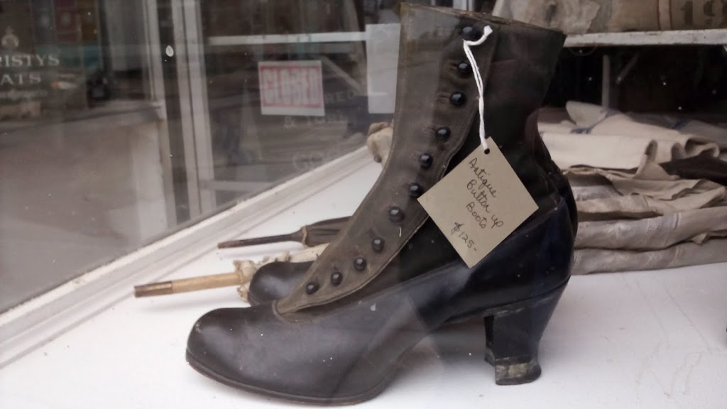 Tattered & Torn | 205 Ottawa St N, Hamilton, ON L8H 3Z4, Canada | Phone: (905) 973-8516