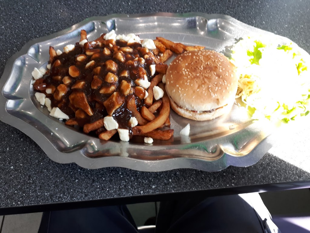 Restaurant Terrasse Dagenais | 5575 Bd Dagenais O, Laval, QC H7R 1M1, Canada | Phone: (450) 627-2441