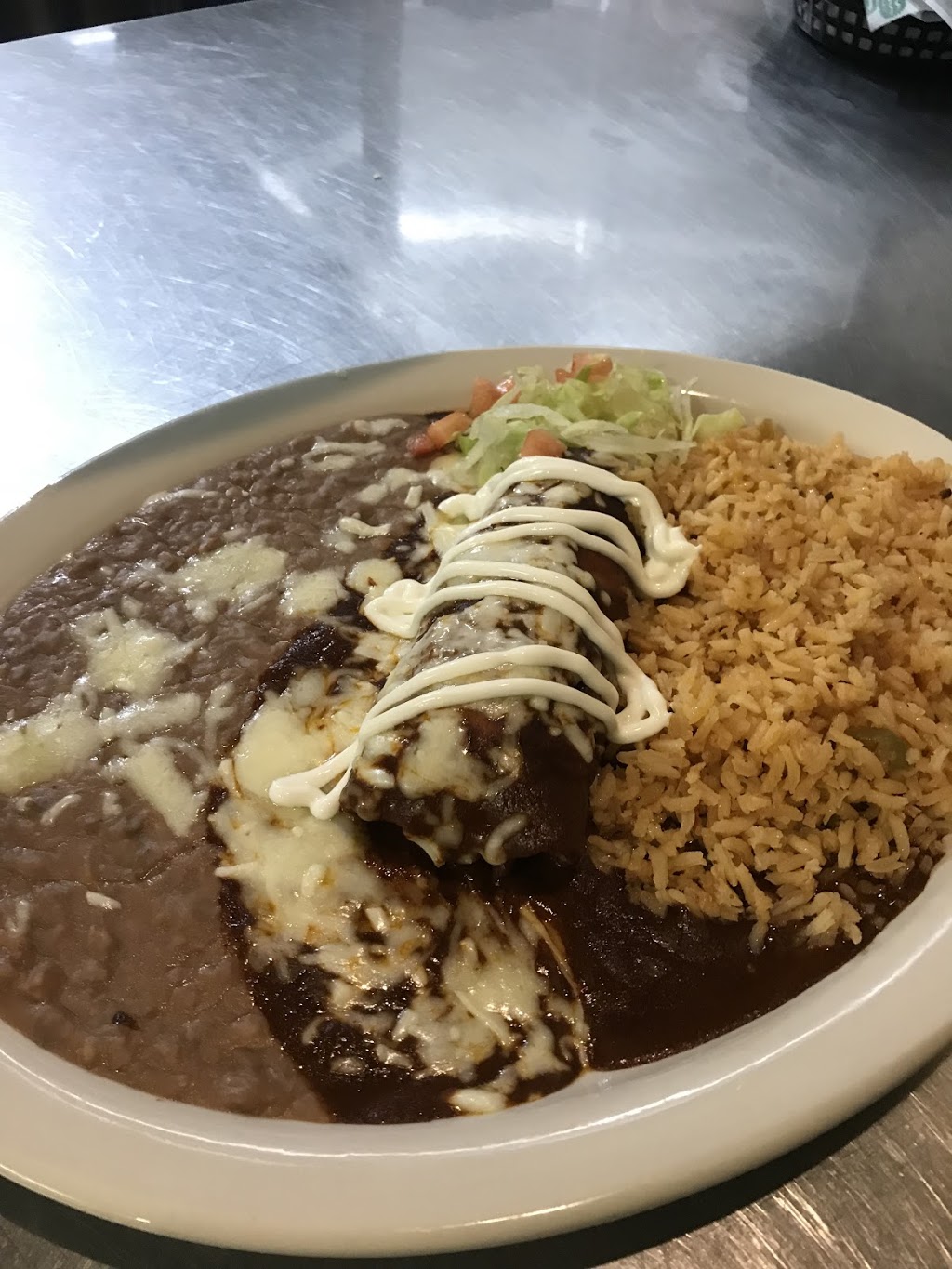 Mom’s Bar and Grill | 8874 Bender Rd #101, Lynden, WA 98264, USA | Phone: (360) 392-0397
