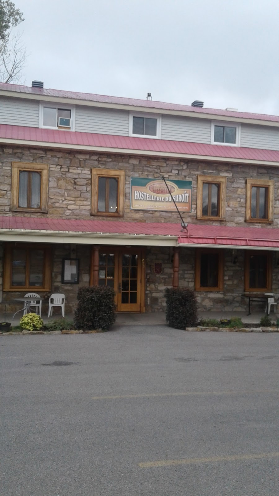 Hostellerie du Suroît | 255 Rue Principale, Beauharnois, QC J6N 0J5, Canada | Phone: (450) 225-1050