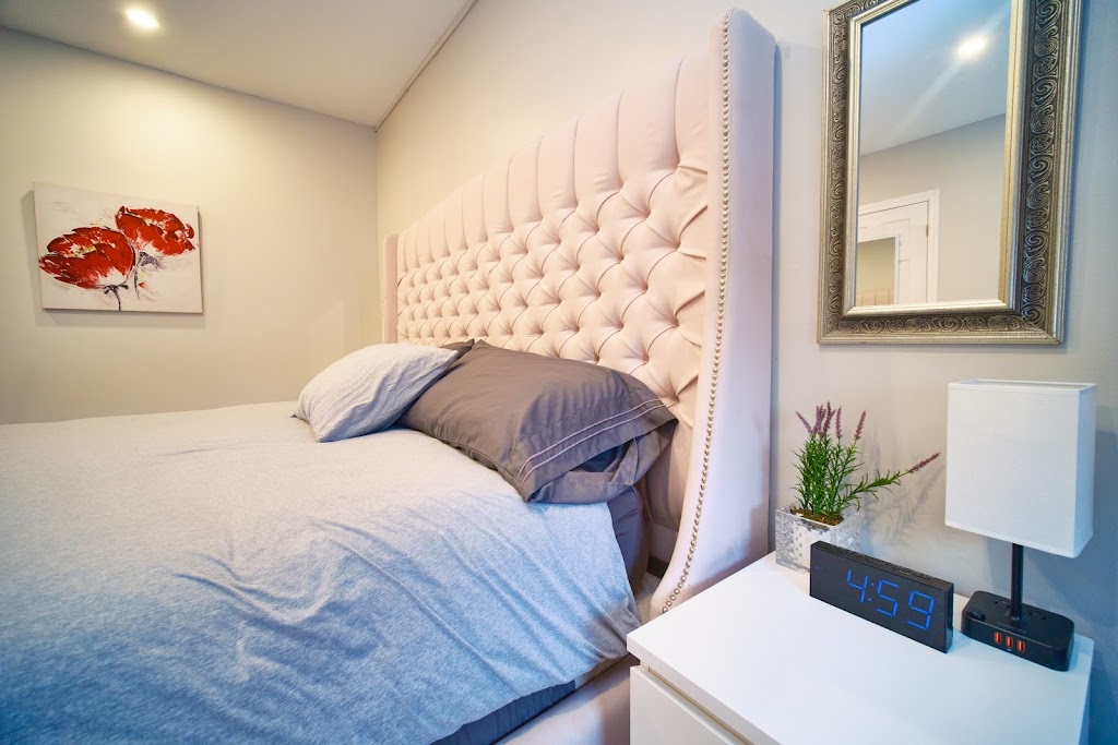 ModernBnb | 701 Upper James St, Hamilton, ON L9C 2Z7, Canada | Phone: (905) 962-2966