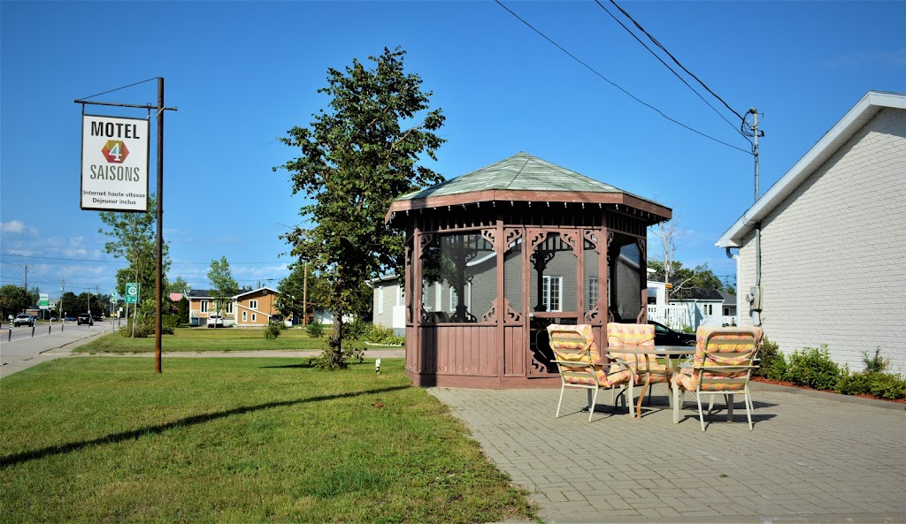 Motel Quatre Saisons | 157 Route 138 Ouest, Forestville, QC G0T 1E0, Canada | Phone: (418) 587-6666