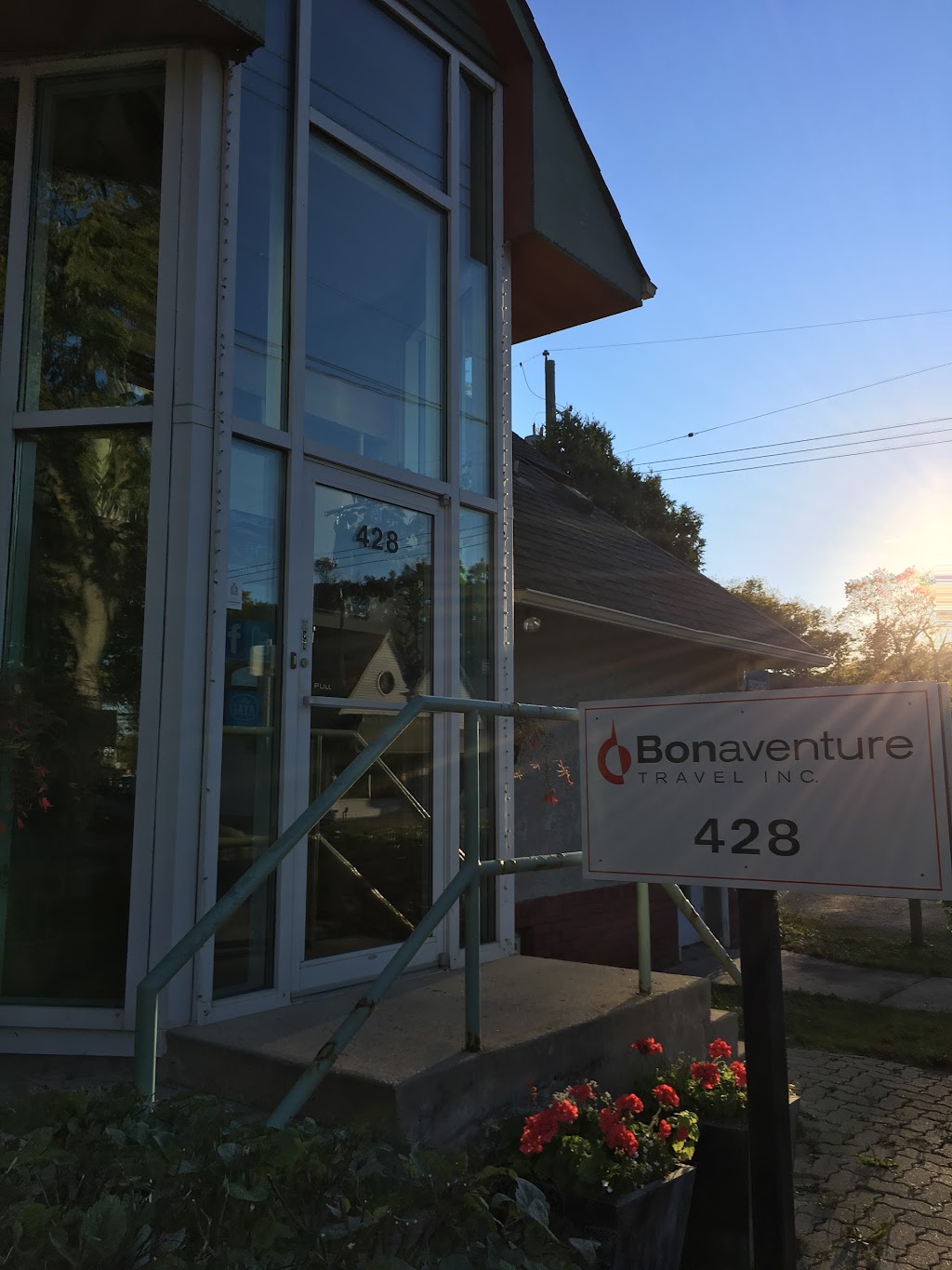 Bonaventure Travel Inc | 428 Academy Rd, Winnipeg, MB R3N 0C3, Canada | Phone: (204) 488-6653