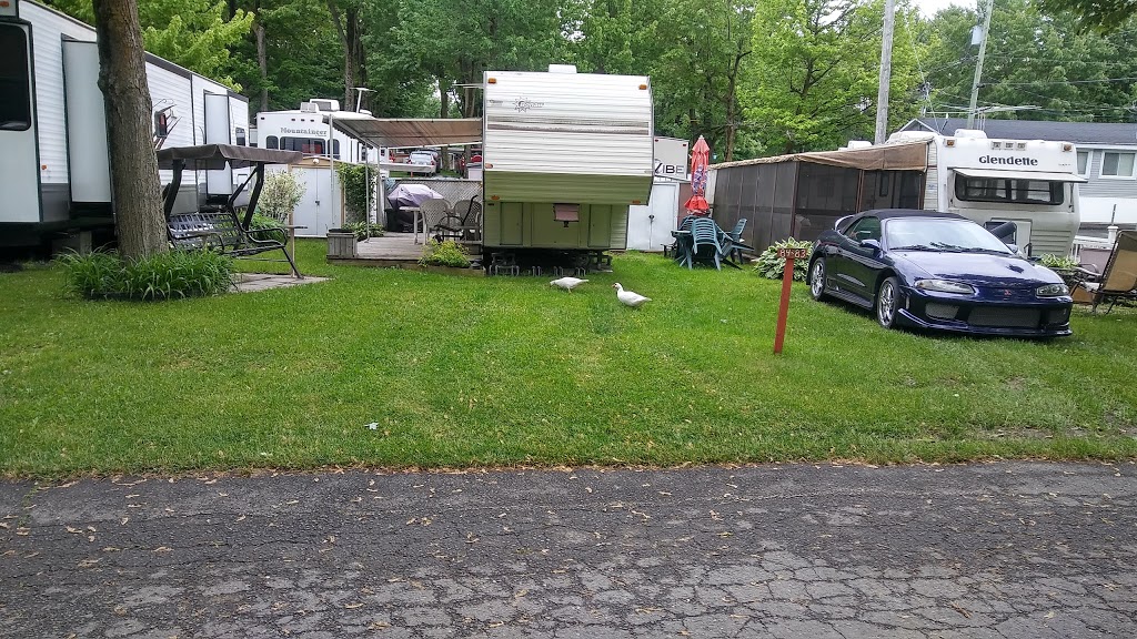 Camping Mon Repos | 430 Rang Saint Georges, Ange-Gardien, QC J0E 1E0, Canada | Phone: (450) 293-6318