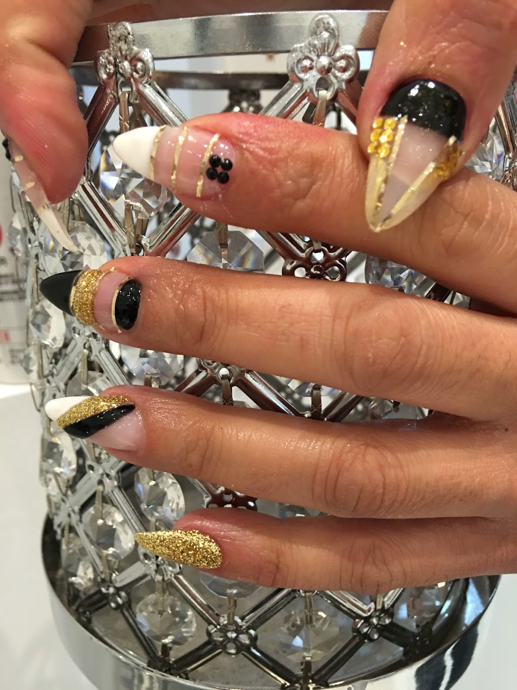 All In One Beauty Lounge | 2135 Lake Shore Blvd W, Etobicoke, ON M8V 0B3, Canada | Phone: (416) 255-4615