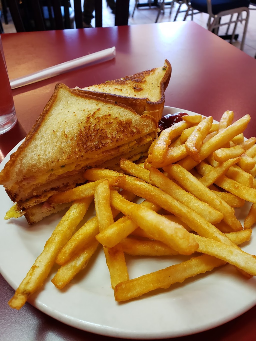 North Eden Seafood and Grill House | 202 Main Street, Midale, SK S0C 1S0, Canada | Phone: (306) 458-2499