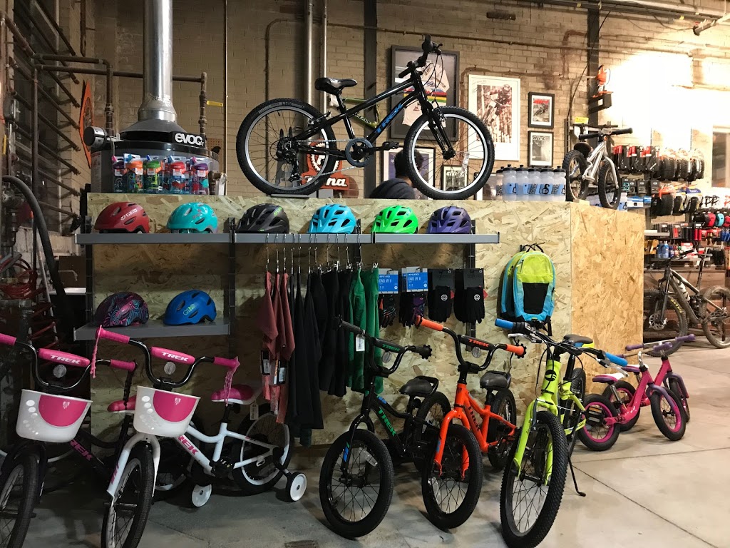 Sweet Petes Trailhead | 550 Bayview Ave #10, Toronto, ON M4W 3X8, Canada | Phone: (416) 533-1411