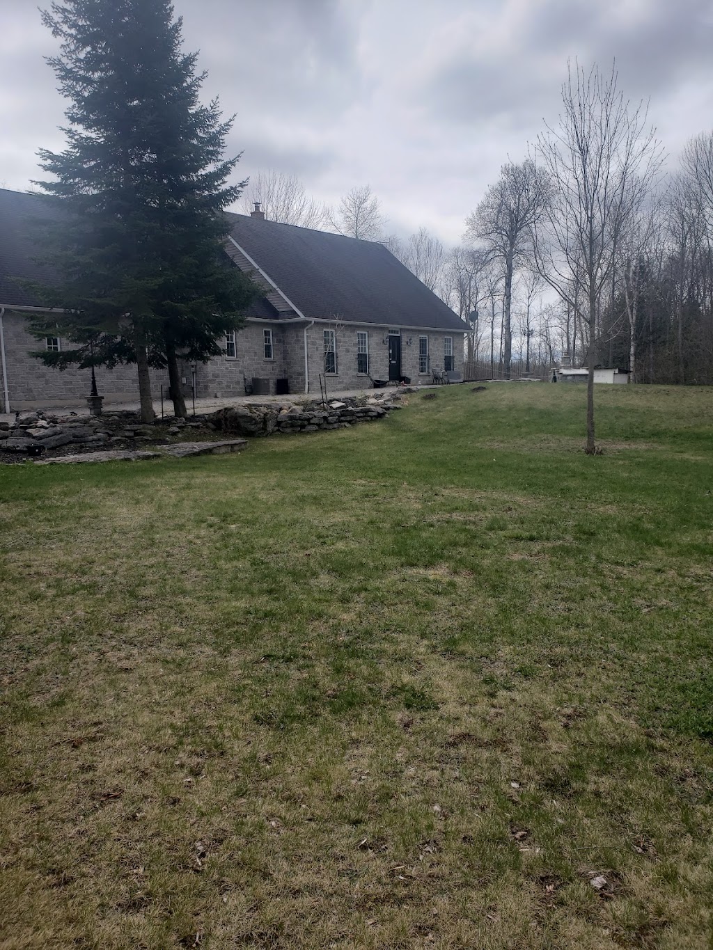Stone Farm House B&B | 1119 concession road 12, Ramara, ON L3V 6H5, Canada | Phone: (705) 970-4105