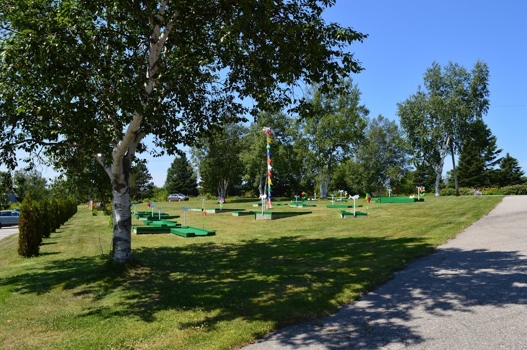 Hôtel Cap-aux-Pierres | 444 Chemin de la Baleine, La Baleine, QC G0A 2A0, Canada | Phone: (888) 554-6003