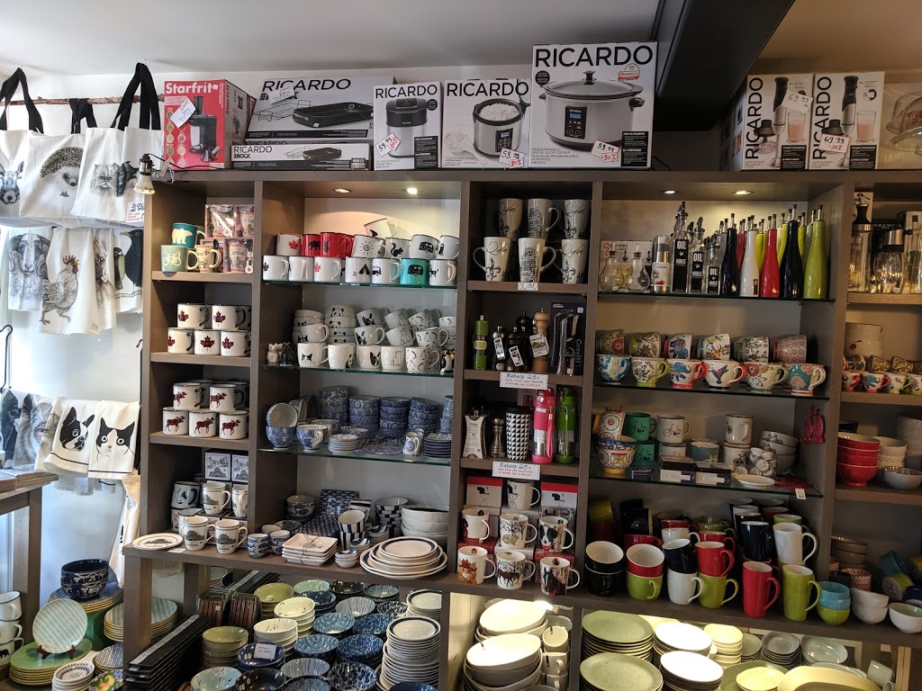 Pieds Dans Les Plats(Les) | 571 Rue Saint-Jean, Québec, QC G1R 1P5, Canada | Phone: (418) 523-5833
