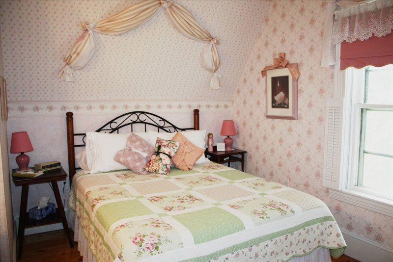 Seven Gables B&B | 4448 NS-366, Amherst, NS B4H 3X9, Canada | Phone: (902) 661-2377
