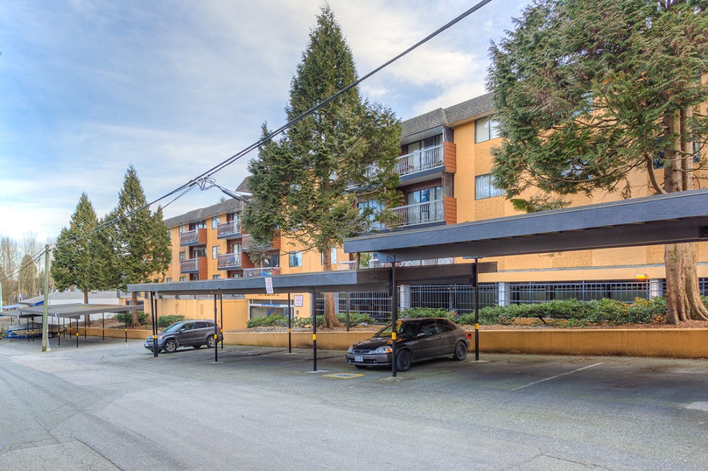 St. Johns Apartments | 2010 St Johns St, Port Moody, BC V3H 2A2, Canada | Phone: (604) 239-0835