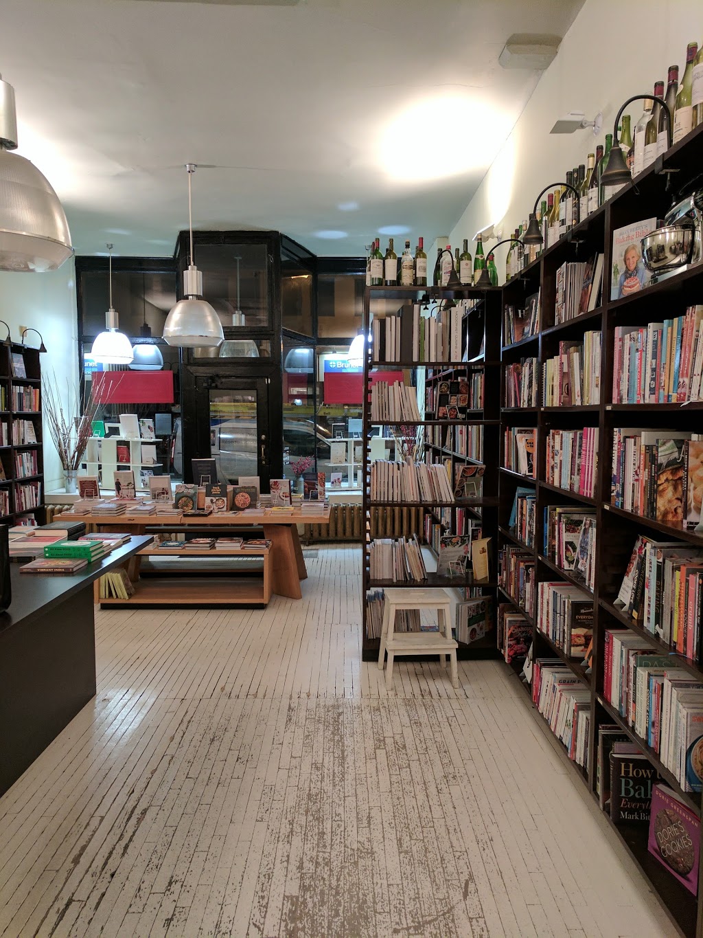Appetite For Books | 388 Avenue Victoria, Westmount, QC H3Z 2N4, Canada | Phone: (514) 369-2002