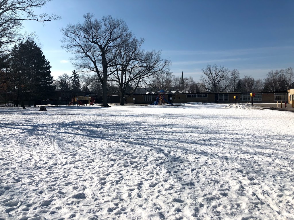 Whiteoaks Public School | 1690 Mazo Crescent, Mississauga, ON L5J 1Y8, Canada | Phone: (905) 822-0451