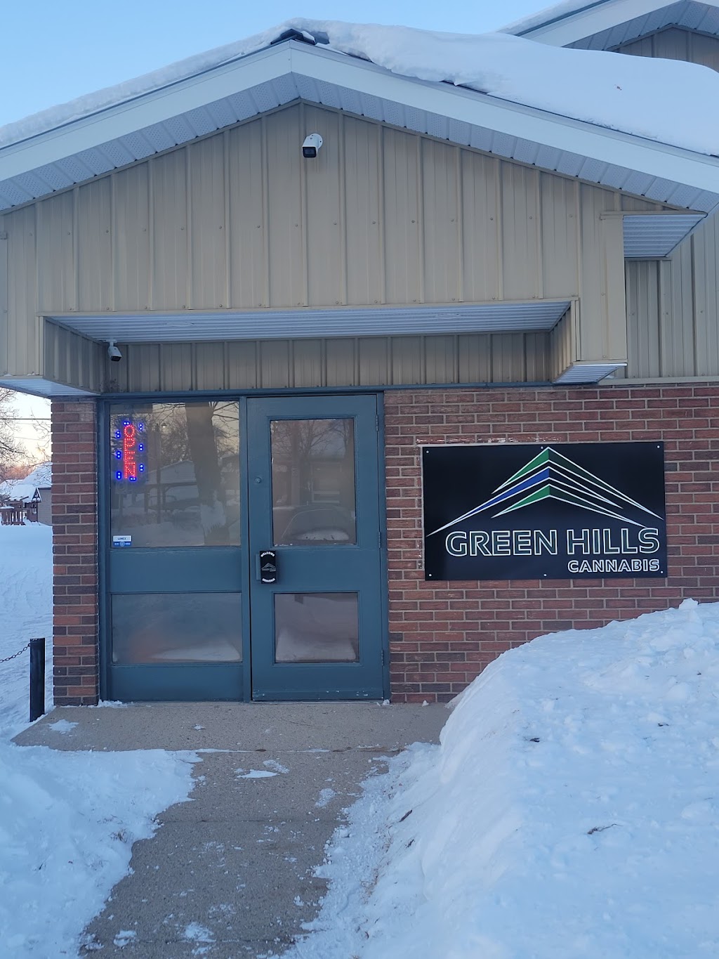 Green Hills Cannabis | 126 Av Notre Dame, Notre-Dame-de-Lourdes, MB R0G 1M0, Canada | Phone: (204) 461-3029
