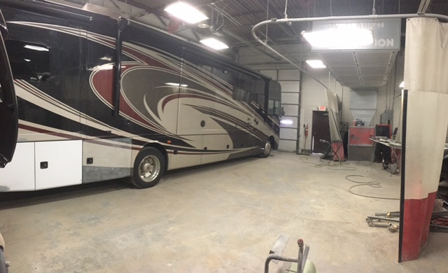 Bayview Collision Inc | 35215 Cricklewood Blvd, New Baltimore, MI 48047, USA | Phone: (586) 646-4685