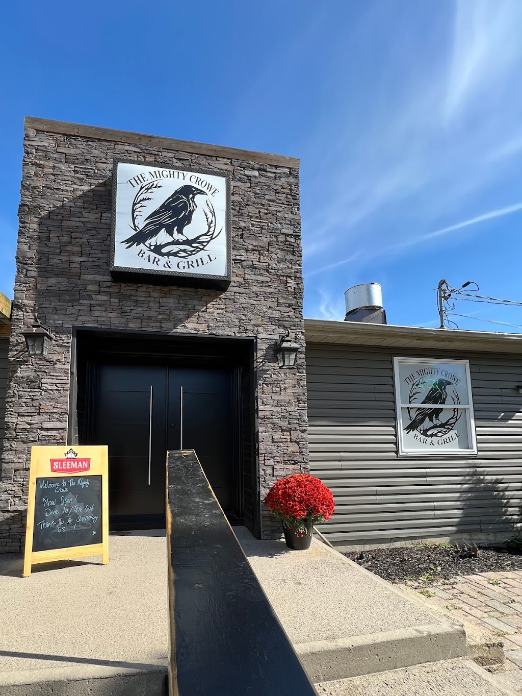 The Mighty Crowe Bar & Grill | 239 Station Rd, Marmora, ON K0K 2M0, Canada | Phone: (613) 472-5555