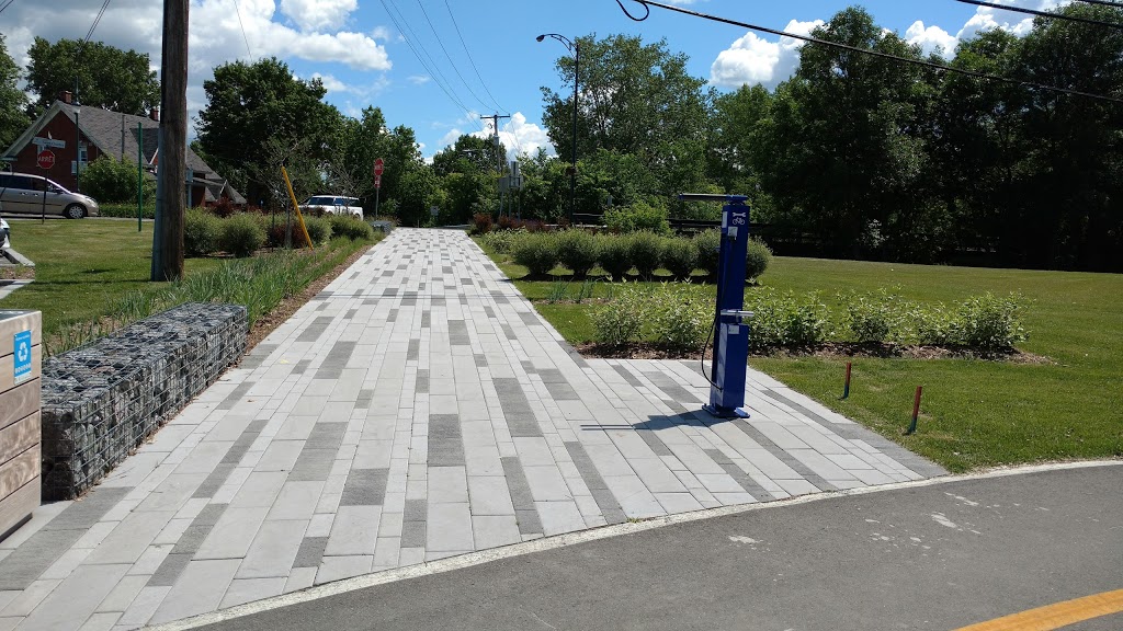 Halte Parc Desjardins | 3R5, 1726 Rue Charles Aubert, Terrebonne, QC J6W 3R4, Canada