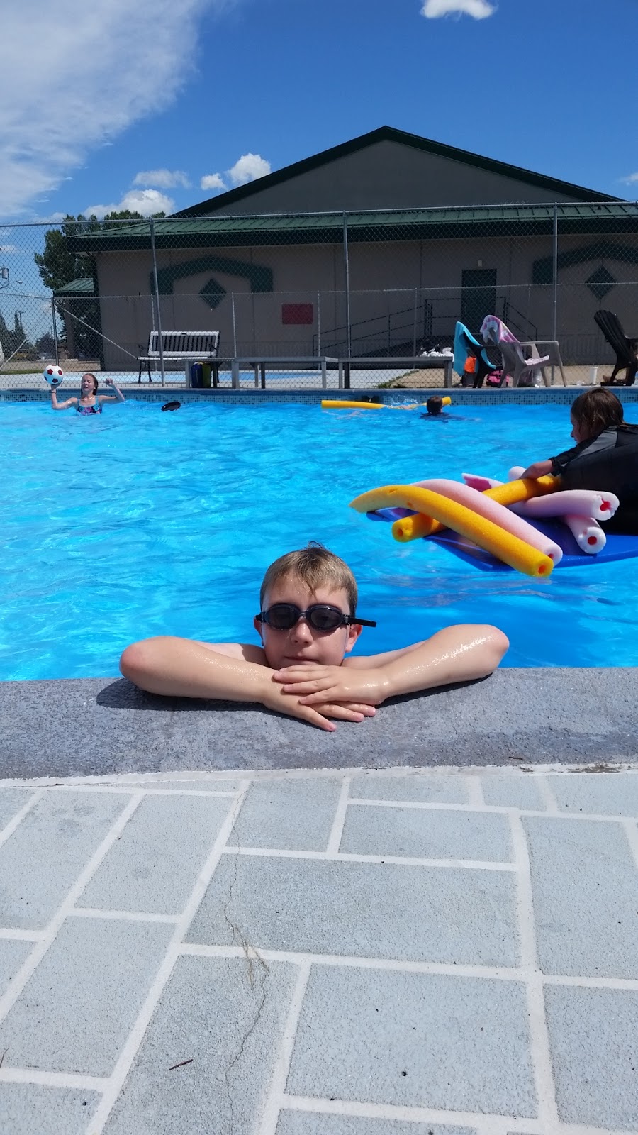 Acme Swimming Pool | 219 Allison St, Acme, AB T0M 0A0, Canada | Phone: (403) 546-3017