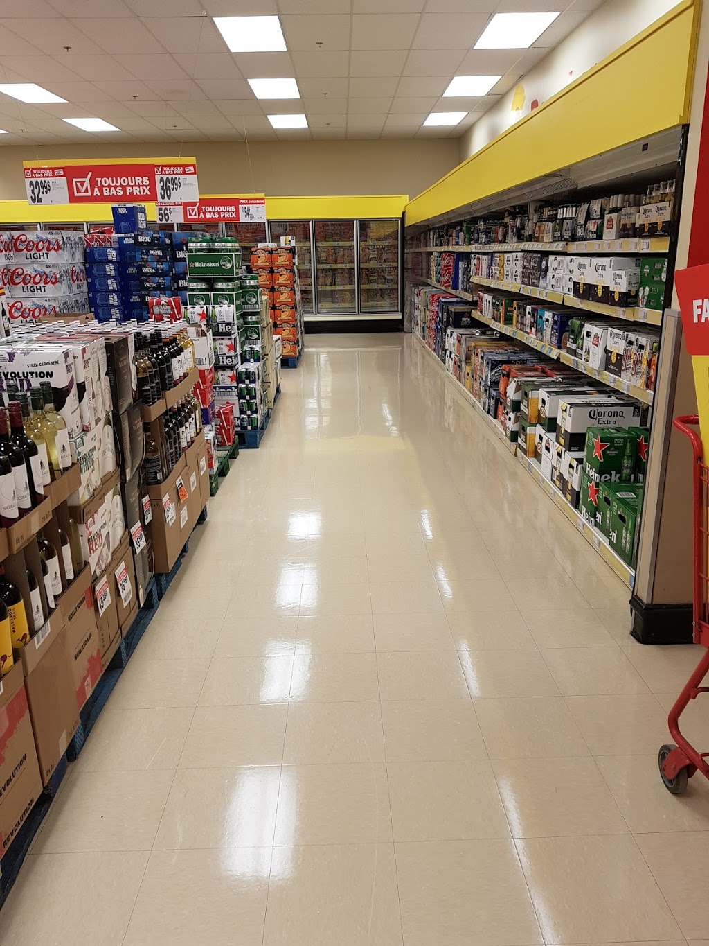 Super C | 820 Avenue Taniata, Saint-Jean-Chrysostome, QC G6Z 2E2, Canada | Phone: (418) 834-2044