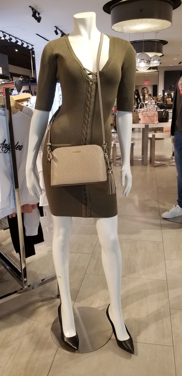 GUESS | 300 Borough Dr Unit 270, Scarborough, ON M1P 4P5, Canada | Phone: (416) 279-1666
