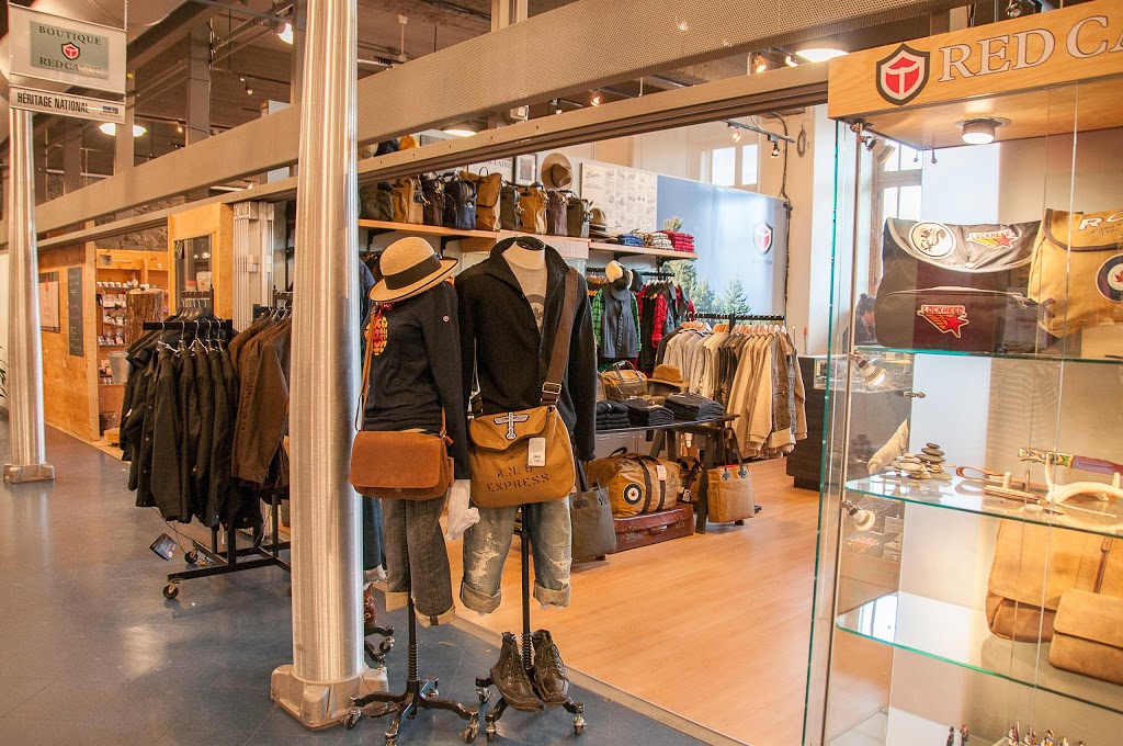 Boutique Red Canoe Montréal | 350 Rue Saint Paul Est, Montréal, QC H2Y 1H2, Canada | Phone: (514) 508-3617