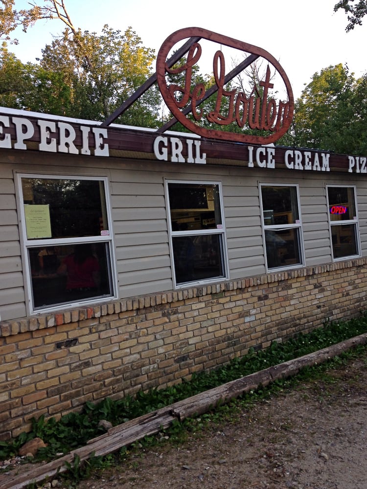 Le Gouter | 107 Saffie Rd #40, Victoria Beach, MB R0E 2C0, Canada | Phone: (204) 756-2878