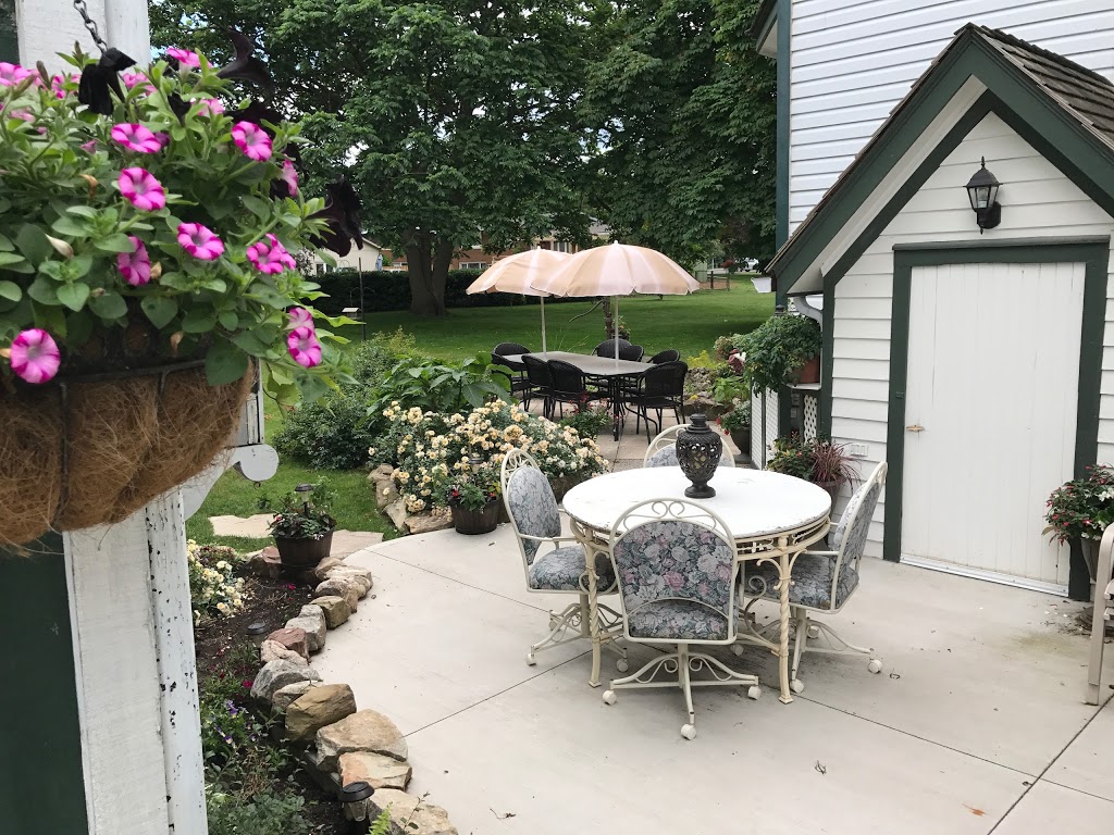 Vinifera, The Inn on Winery Row | 245 Main St E, Grimsby, ON L3M 1P5, Canada | Phone: (905) 309-8873