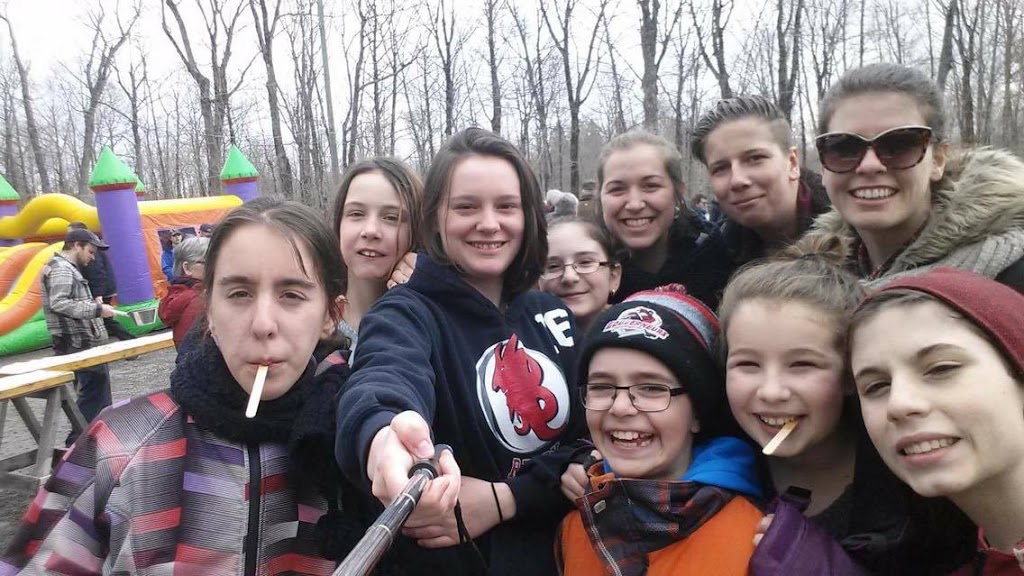 Maison Des Jeunes de LAncienne-Lorette | 1573 Rue Turmel, LAncienne-Lorette, QC G2E 3J5, Canada | Phone: (418) 871-2819