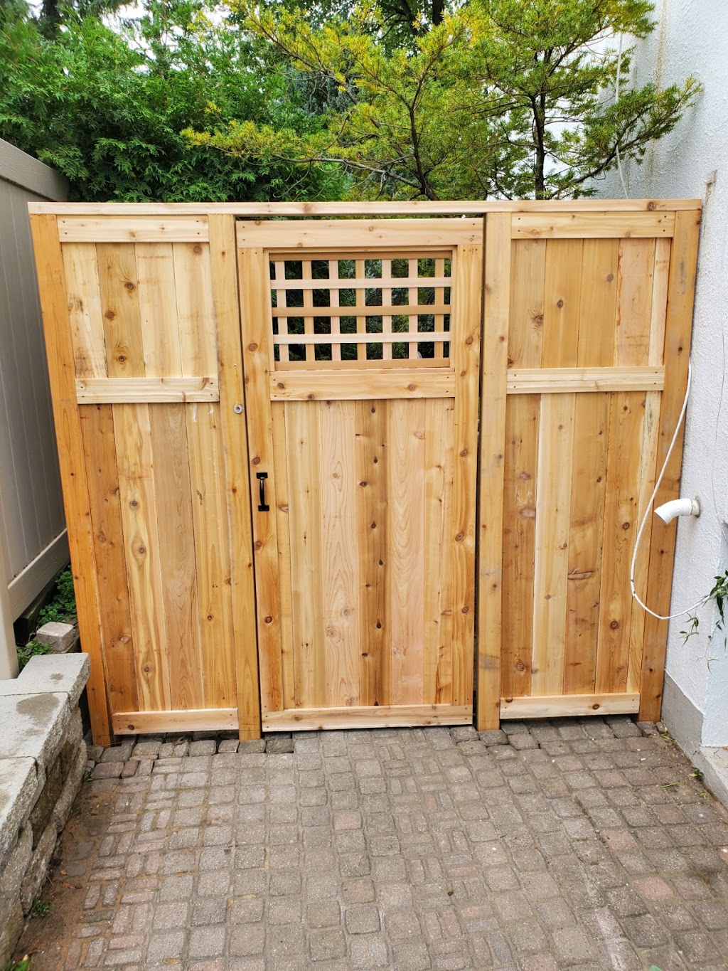 Hansen Landscaping Lawn And Gardens Ltd | 2729 Stevenage Dr, Ottawa, ON K1G 3N2, Canada | Phone: (613) 260-8175