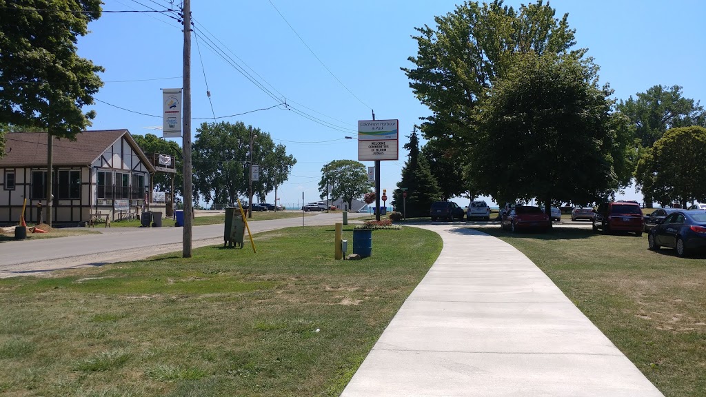 Annes Retreat Vacation Home | 290 Jackson St, Harrow, ON N0R 1G0, Canada | Phone: (519) 984-1672