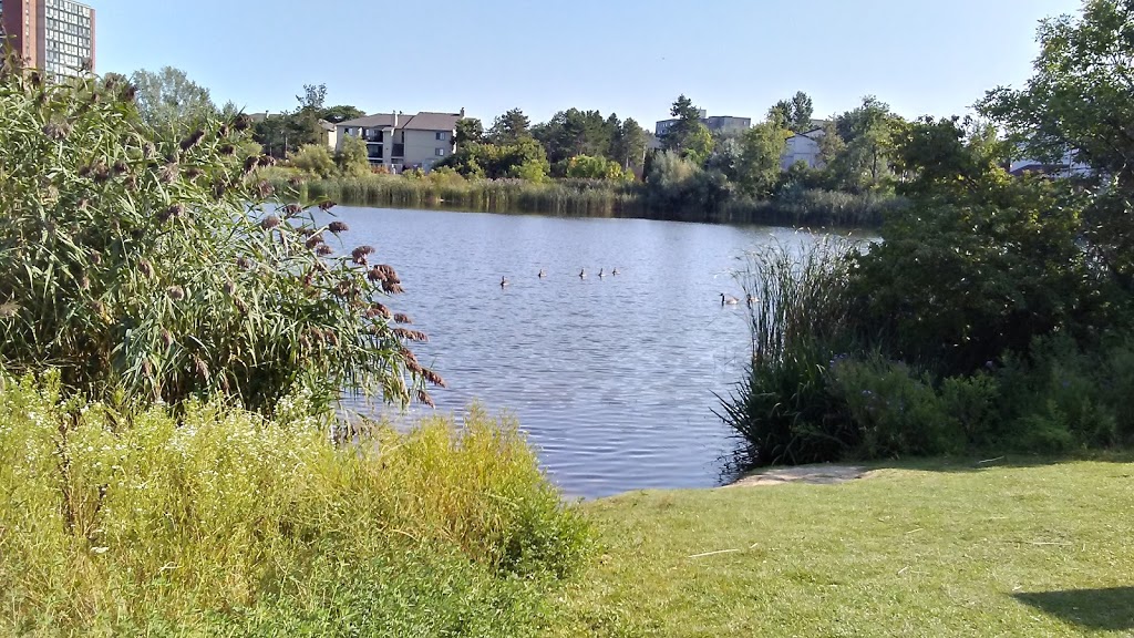 Lake Aquitaine Park | park | Aquitane Ave, Mississauga, ON L5N, Canada | 9056154100 OR +1 905-615-4100