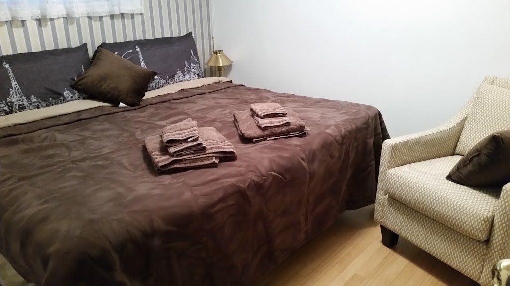 Presquile View Bed and Breakfast | 127 Harbour St, Brighton, ON K0K 1H0, Canada | Phone: (416) 592-0527