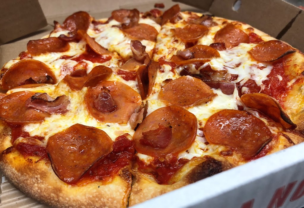 Pizza Nova | 3120 Rutherford Rd, Concord, ON L4K 0B1, Canada | Phone: (416) 439-0000