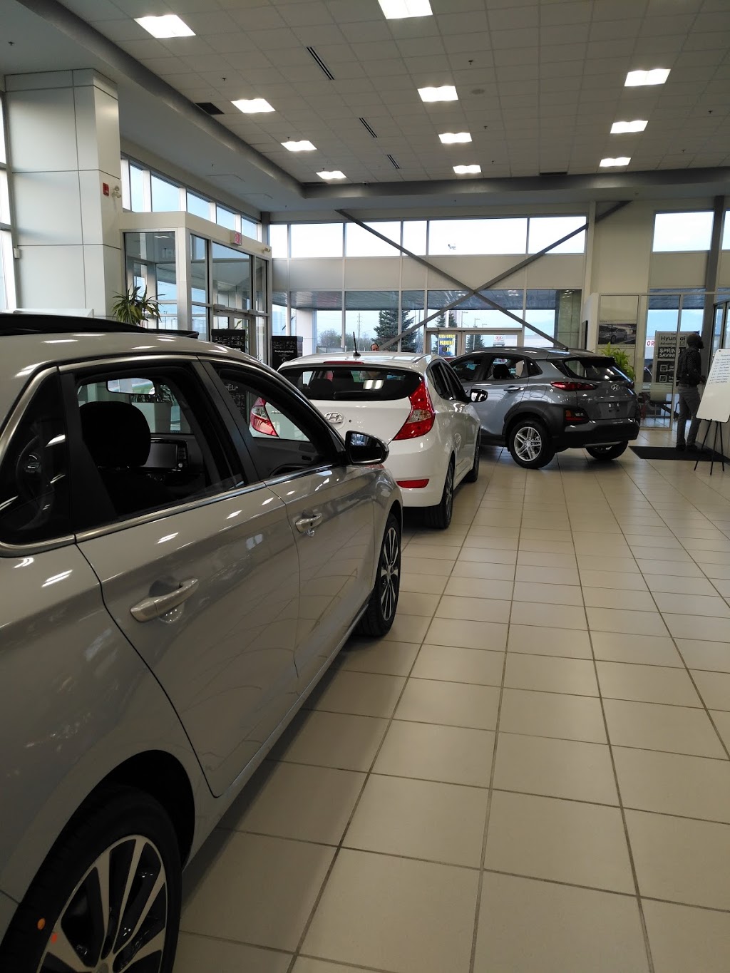 Hyundai On Hunt Club | 390 W Hunt Club Rd, Nepean, ON K2E 1A5, Canada | Phone: (613) 688-3600