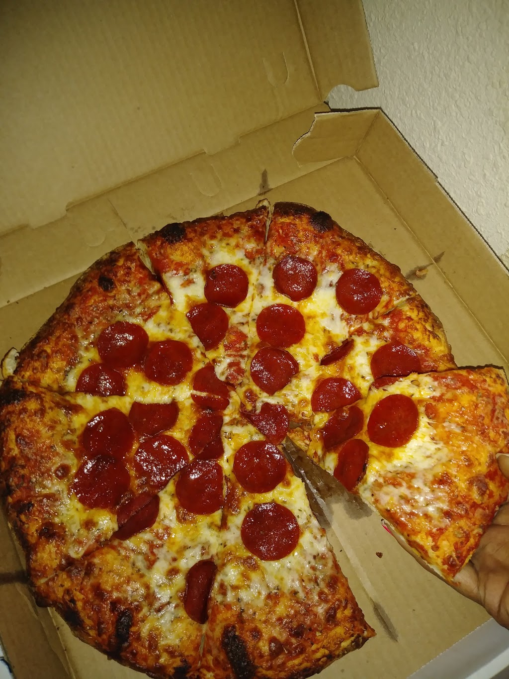 Georges Pizza | 2910 Hyde Park Blvd, Niagara Falls, NY 14305, USA | Phone: (716) 284-2471