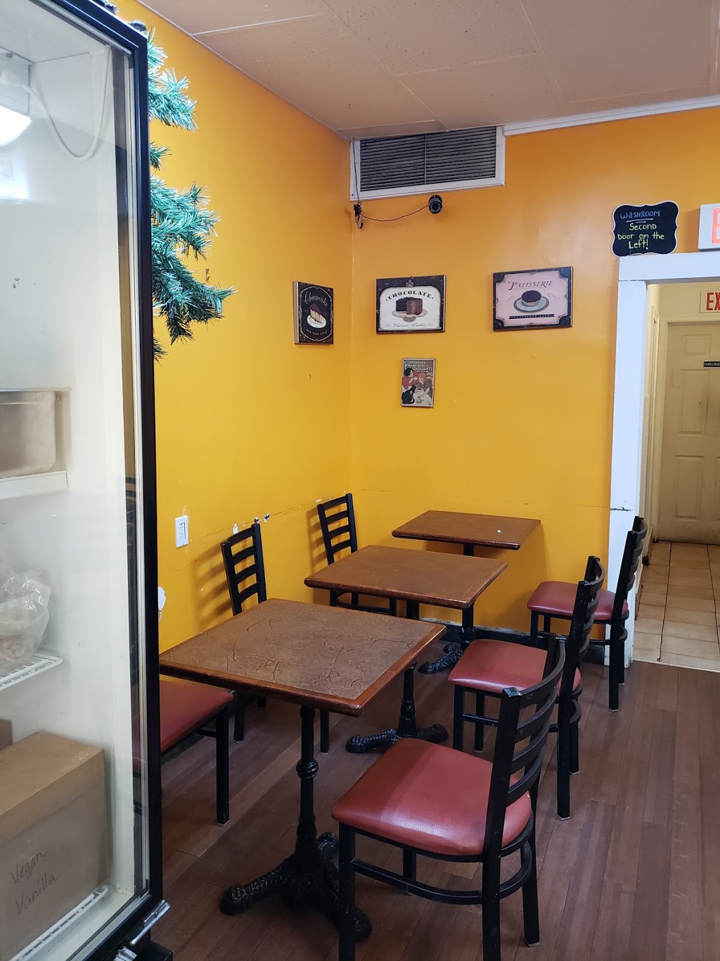Sweet Olenkas | 2790 Lake Shore Blvd W, Etobicoke, ON M8V 1H5, Canada | Phone: (416) 521-7444