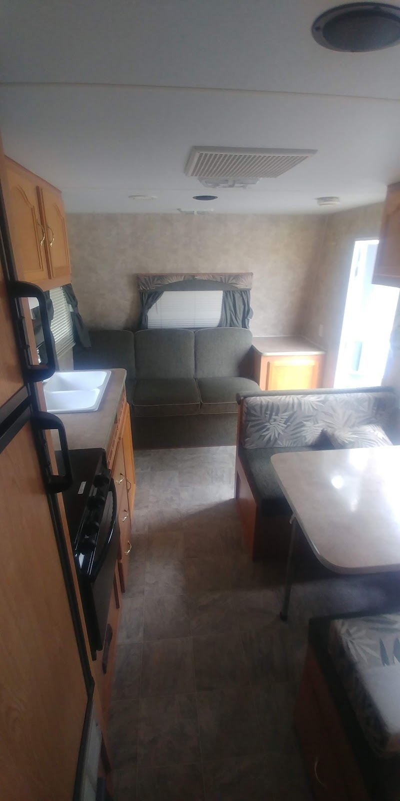 Cozy Camper Rentals | 696 Essex 8, South Woodslee, ON N0R 1V0, Canada | Phone: (519) 919-7062
