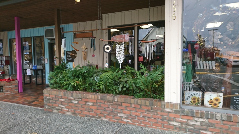 Gifts N Things | 9756 Willow St, Chemainus, BC V0R 1K0, Canada | Phone: (250) 246-4531