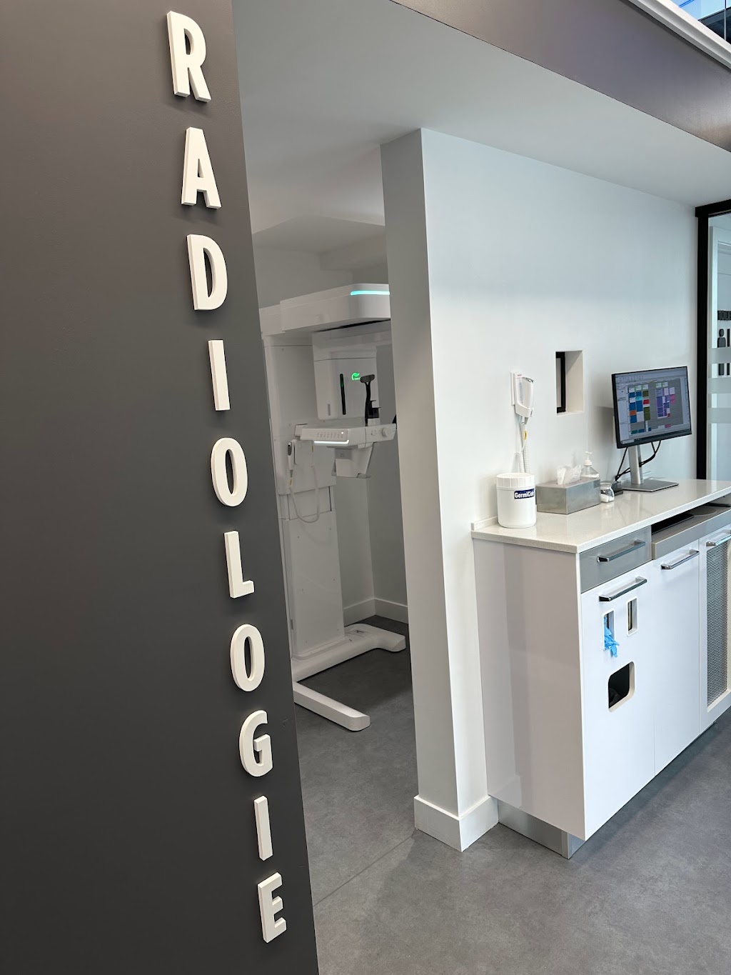Clinique Dentaire Lumident-dentiste Blainville | 395 Bd du Curé-Labelle, Blainville, QC J7C 2G9, Canada | Phone: (450) 419-4600