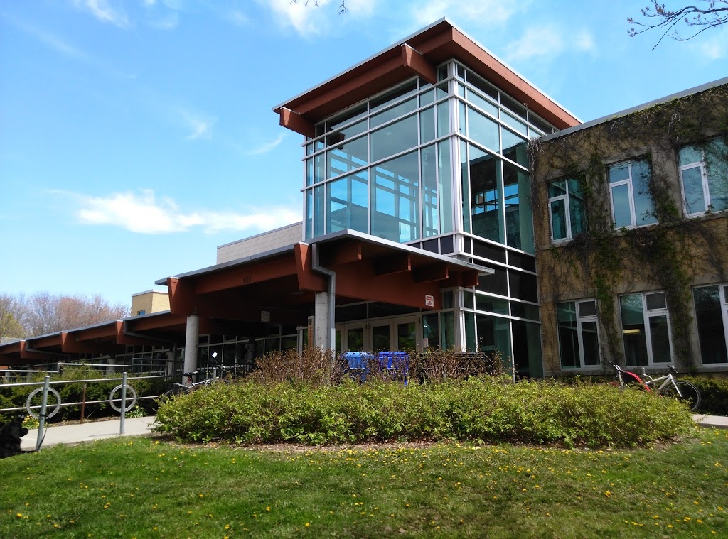 Trinity Community Recreation Centre | 155 Crawford St, Toronto, ON M6J 1G3, Canada | Phone: (416) 392-0743