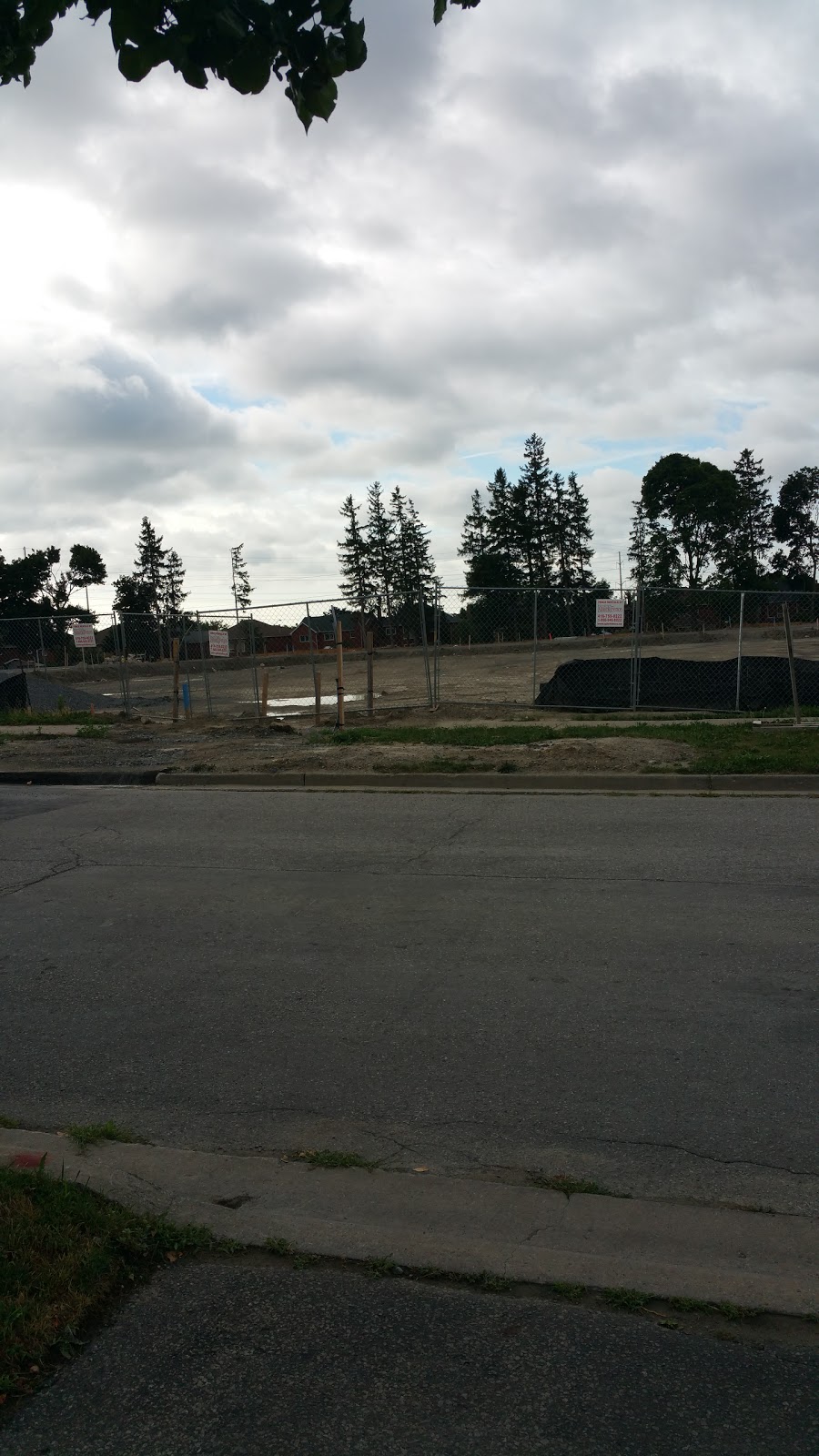 Brooks Road Park | 51 Keeler Blvd, Scarborough, ON M1E 4K6, Canada | Phone: (416) 338-4386
