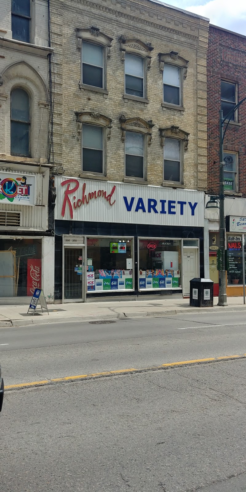 Richmond Magazine & Variety | 396 Richmond St, London, ON N6A 3C7, Canada | Phone: (519) 432-3490