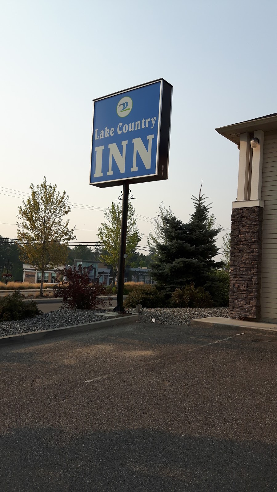 Lake Country Inn | 10010 BC-97, Lake Country, BC V4V 1V7, Canada | Phone: (250) 766-4928