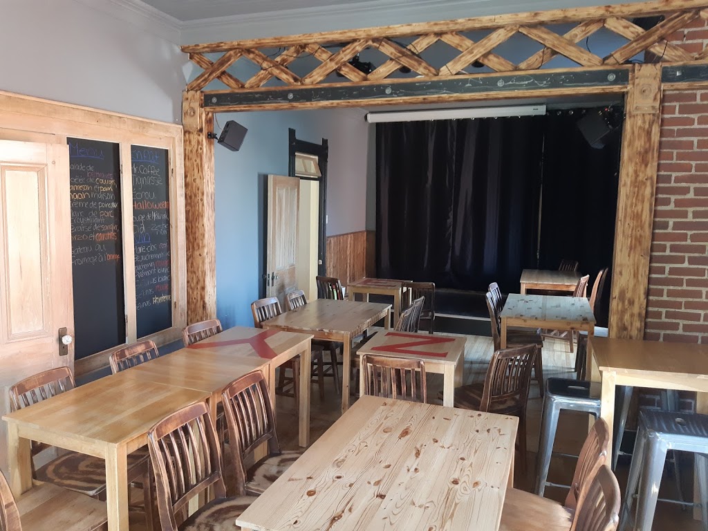Café La Bezotte | 601 Rue Sainte Anne, Yamachiche, QC G0X 3L0, Canada | Phone: (819) 721-0118