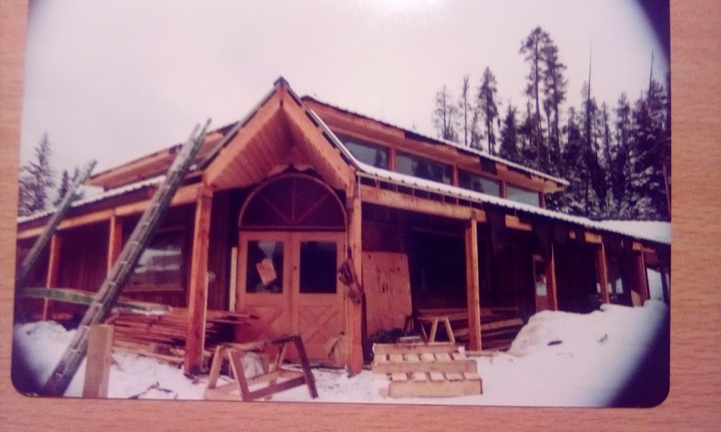 Lamplighter Pub | 2200 Balmer Dr, Elkford, BC V0B 1H0, Canada | Phone: (250) 865-4320