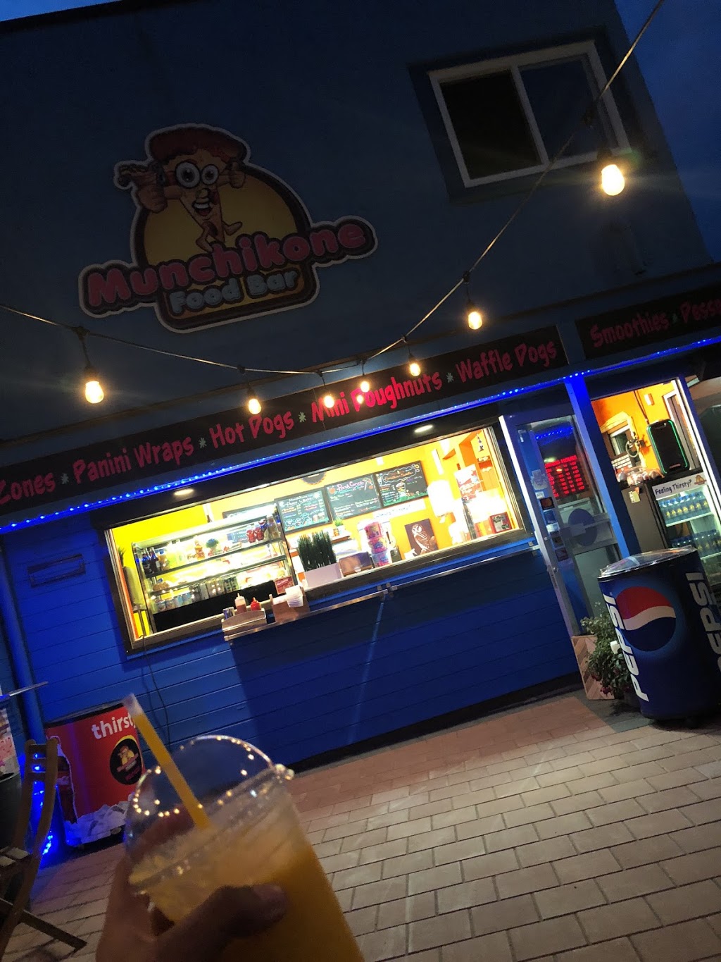 Munchikone Food Bar | 196 Esplanade Ave #112A, Harrison Hot Springs, BC V0M 1K0, Canada | Phone: (604) 491-5663