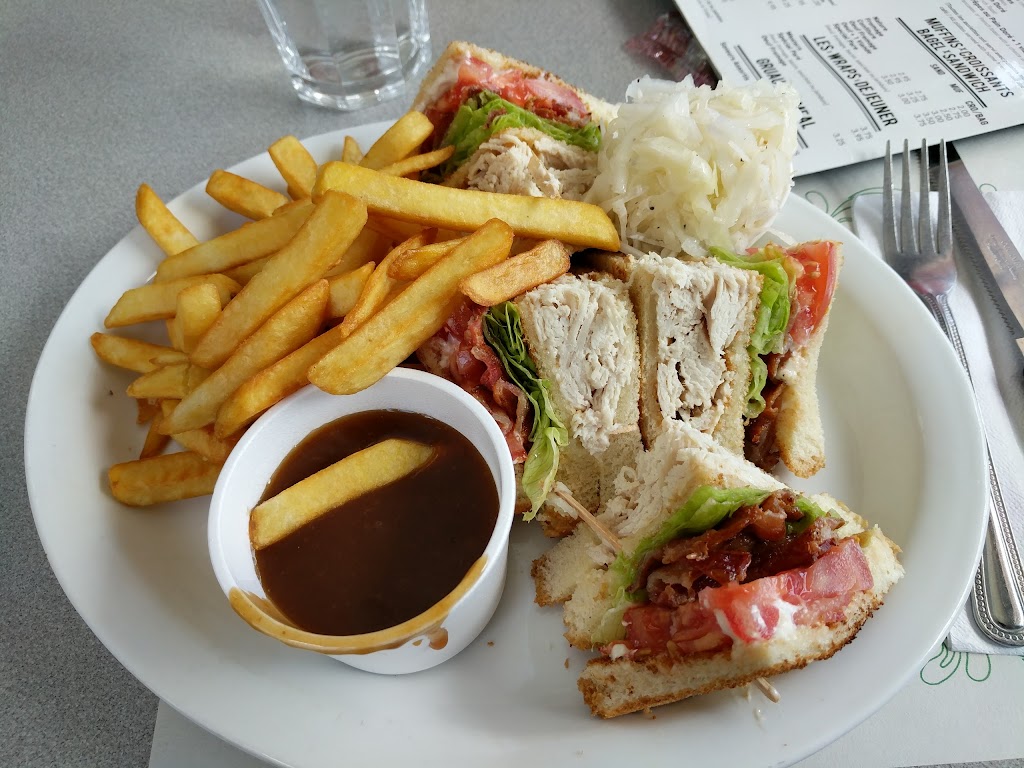 Pare Restaurant | 5581 Rue Paré, Mont-Royal, QC H4P 1P7, Canada | Phone: (514) 739-9161